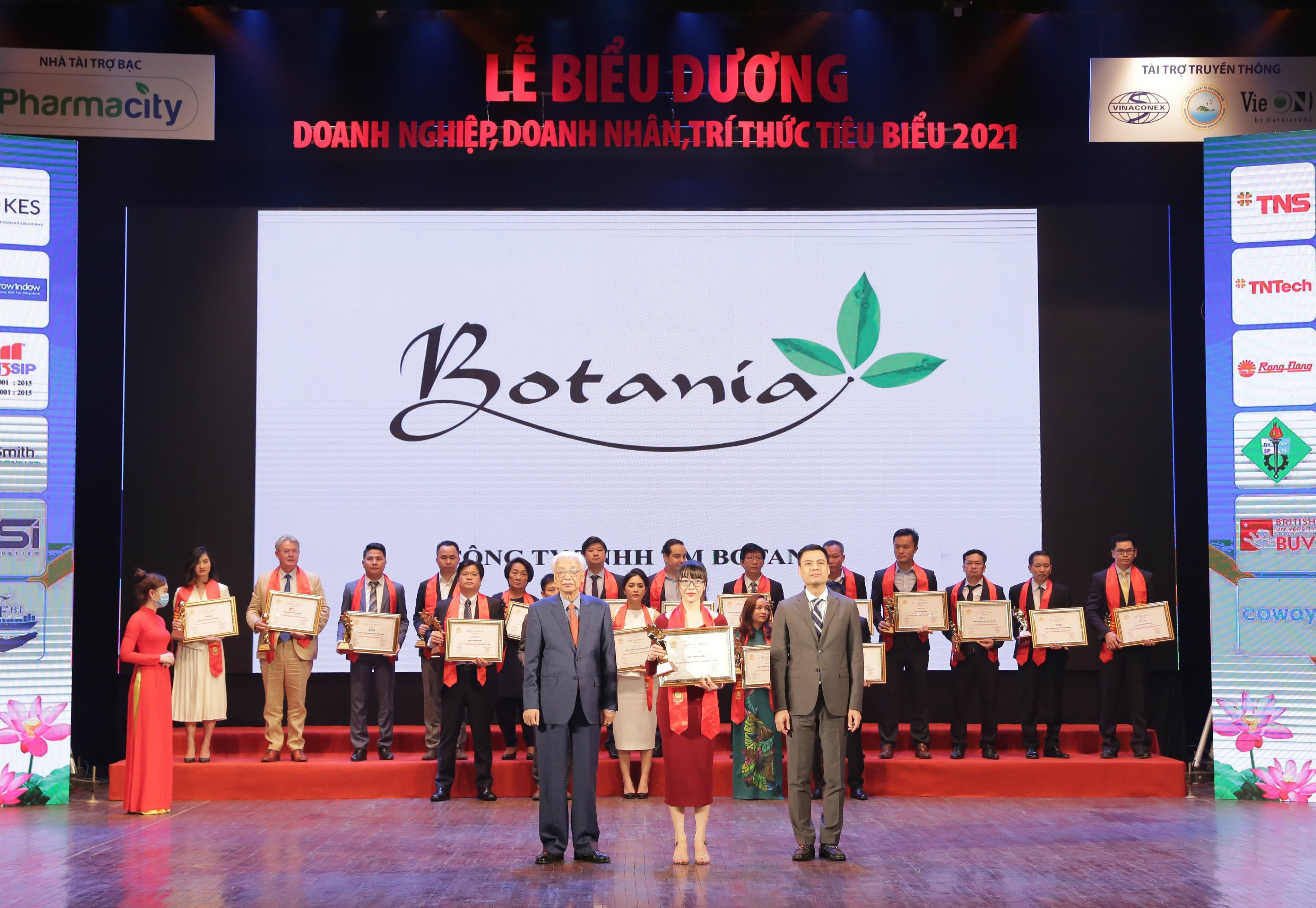 Công ty Botania nhận giải thưởng Top 10 Thương hiệu được tin dùng nhất Việt Nam